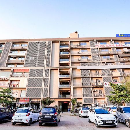 Fabexpress Royal Bird Hotel Ahmedabad Buitenkant foto